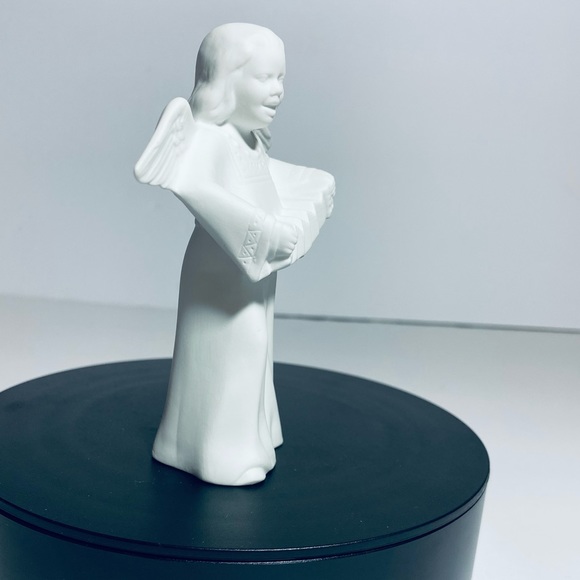 Hutschenreuther White Bisque Porcelain Angel  With Accordion Collectible - Picture 11 of 13